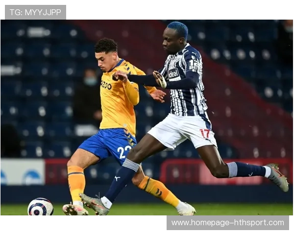 北京国安通过中路牵制创造外围射门机会